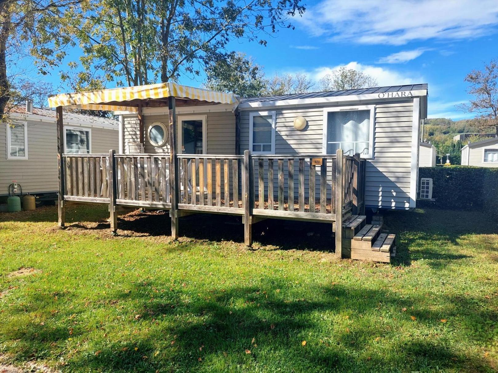 Mobilhome 6 Personnes 4* * Chateauneuf-de-Galaure